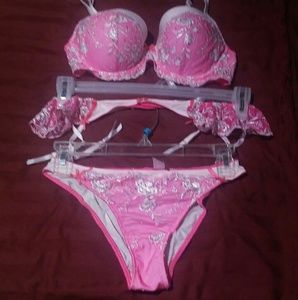 Victoria's secret very sexy bra-panty and garter